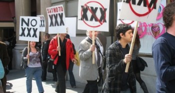 adult-industry-rallies-against-the-xxx-domain