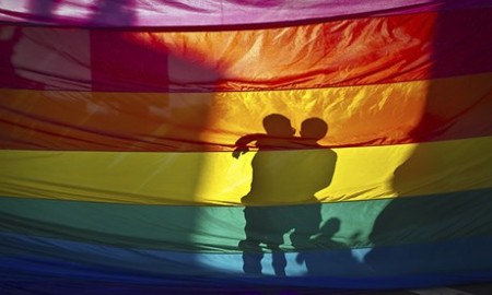 Hawaii senate approves bill to legalise same-sex marriage