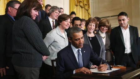 Obama to sign executive order banning anti-gay discrimination